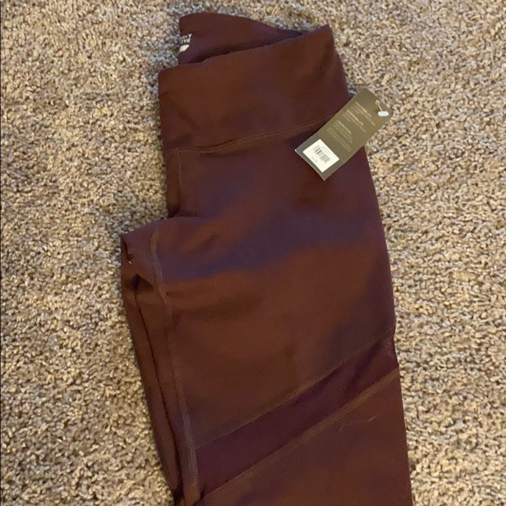 old navy active go dry maroon leggings size small